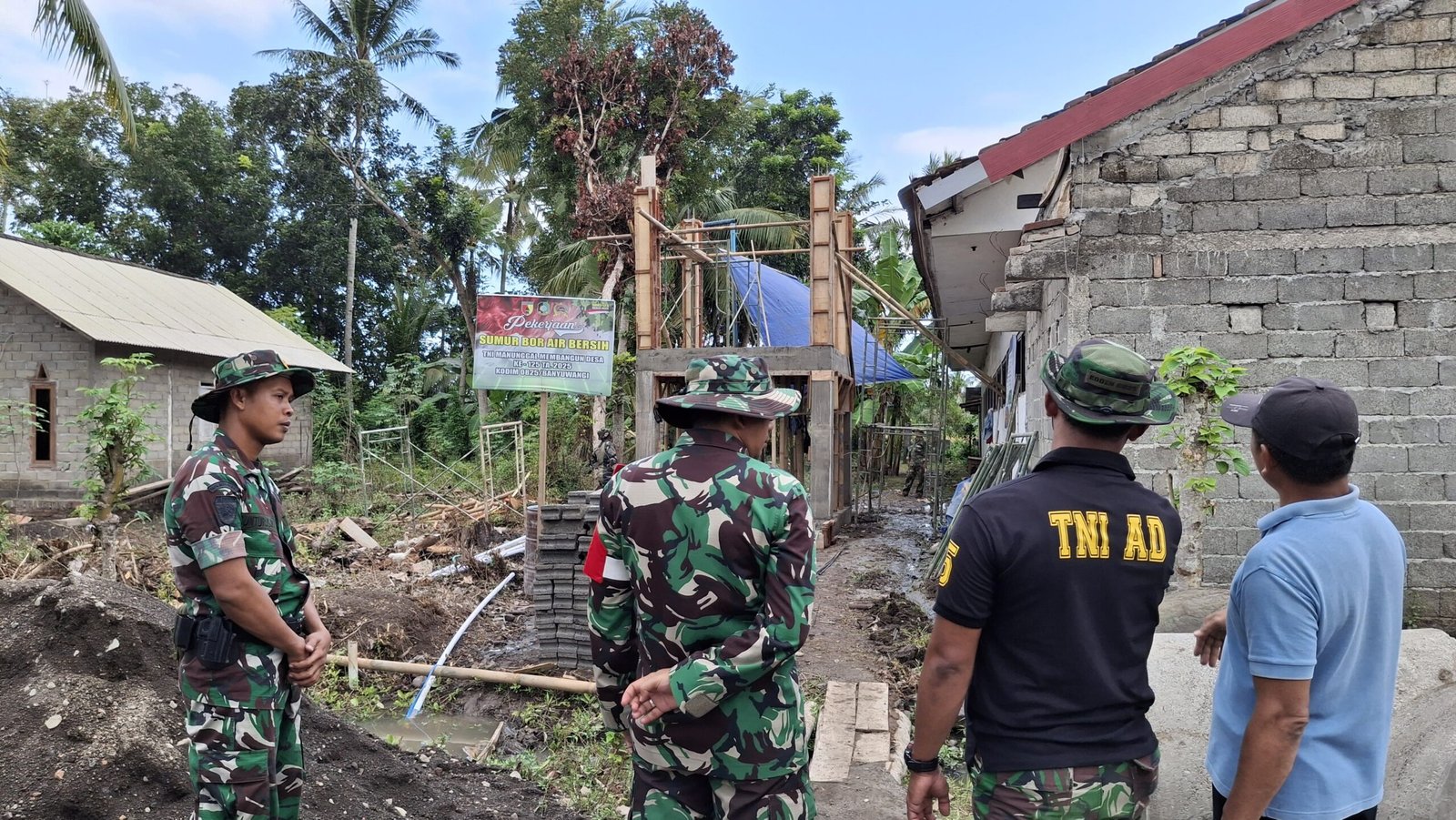 Pastikan Manfaat Tepat Sasaran, Dandim 0825/Banyuwangi Tinjau Langsung Sumur Bor dan Irigasi TMMD ke-125 di Siliragung