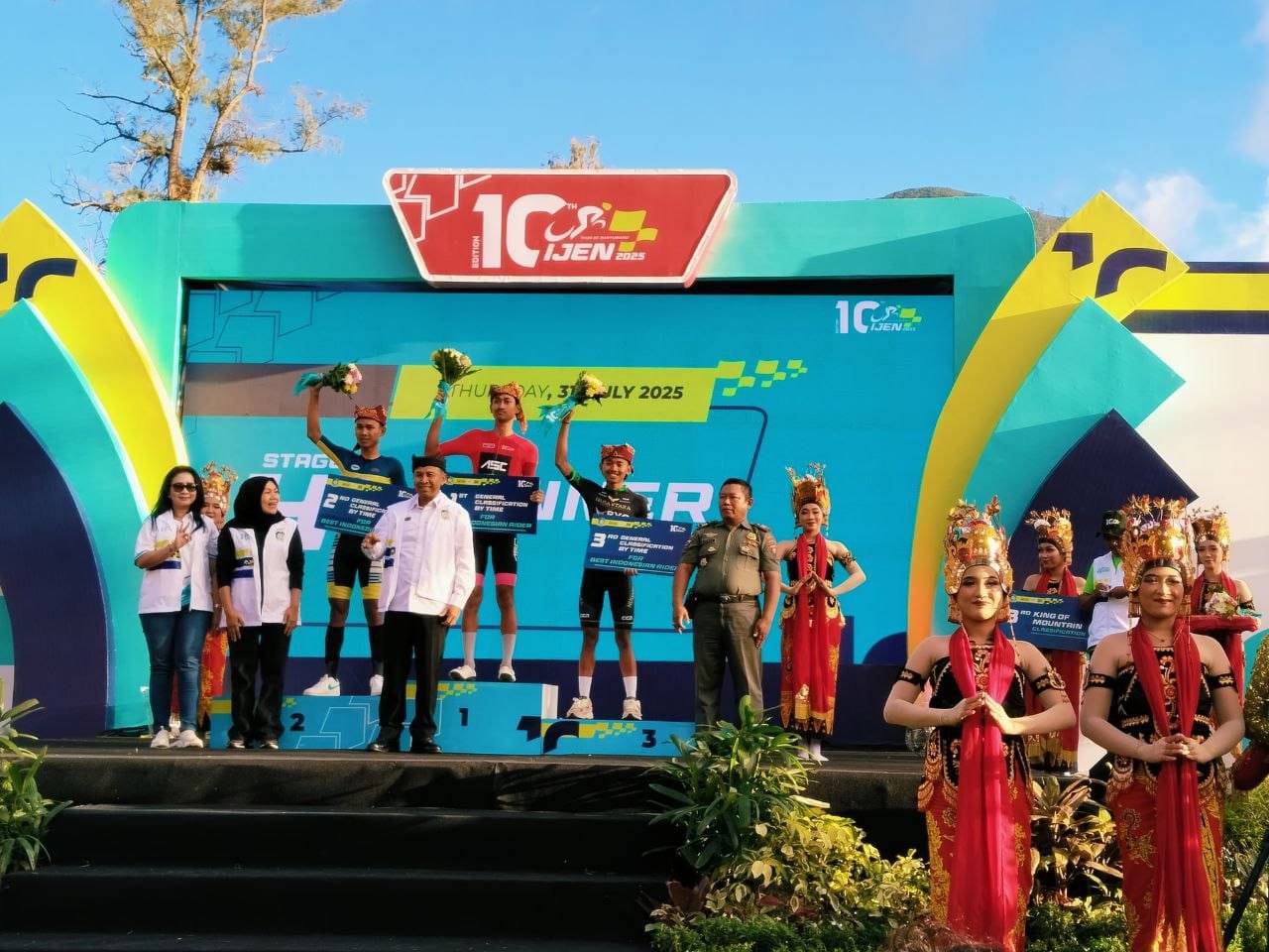 Dandim 0825/Banyuwangi Hadiri Finishing Tour De Ijen 2025 Etape 4 di Paltuding Kawah Ijen