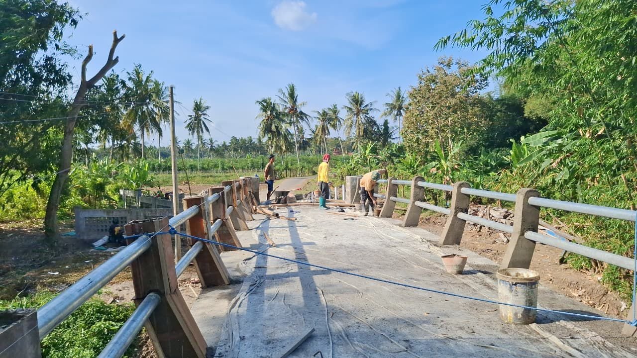 Progres Pembangunan Jembatan TMMD Terus Dikebut Demi Konektivitas Warga
