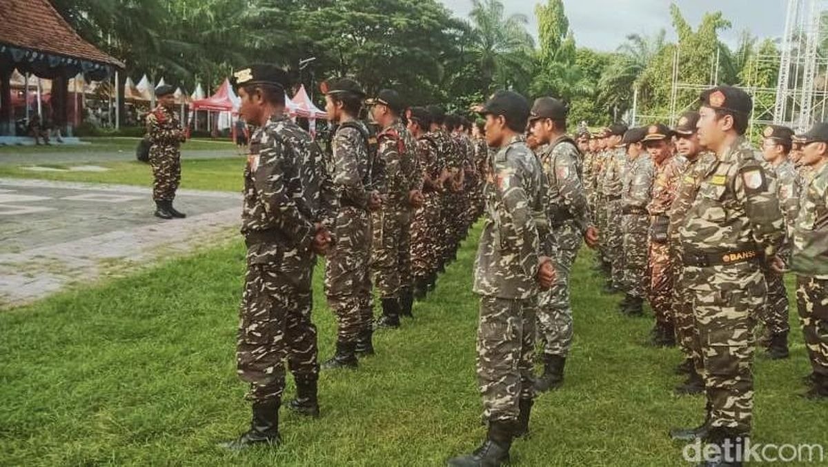 Apel Gabungan TNI–Banser di Taman Blambangan, Lanjutkan Patroli Bersama Jaga Keamanan Banyuwangi”