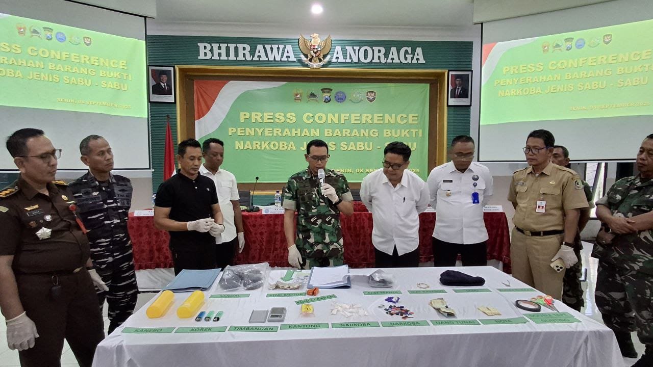 Kodim 0825/Banyuwangi Laksanakan Press Conference Penyerahan Barang Bukti Narkoba Jenis Sabu-Sabu