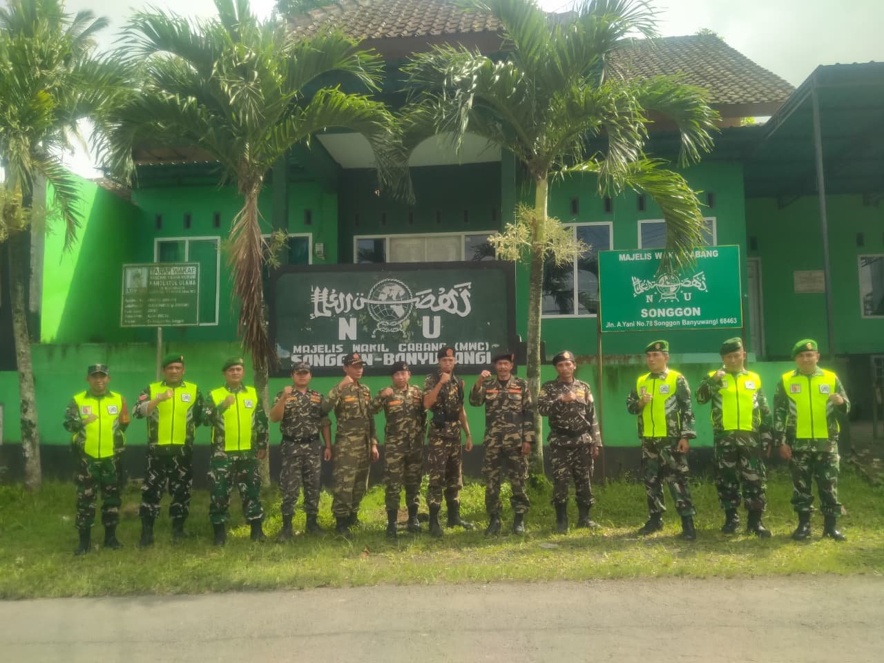Sinergitas Koramil 0825/20 Songgon Bersama Banser Laksanakan Apel Dan Patroli Gabungan Di Wilayah Kecamatan Songgon.