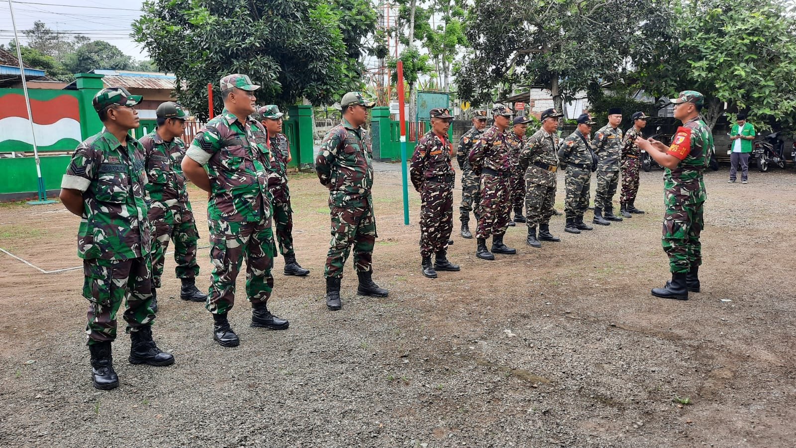 Posramil 0825/23 Tegalsari dan Banser Gelar Apel Gabungan, Perkuat Sinergi Jaga Keamanan Wilayah