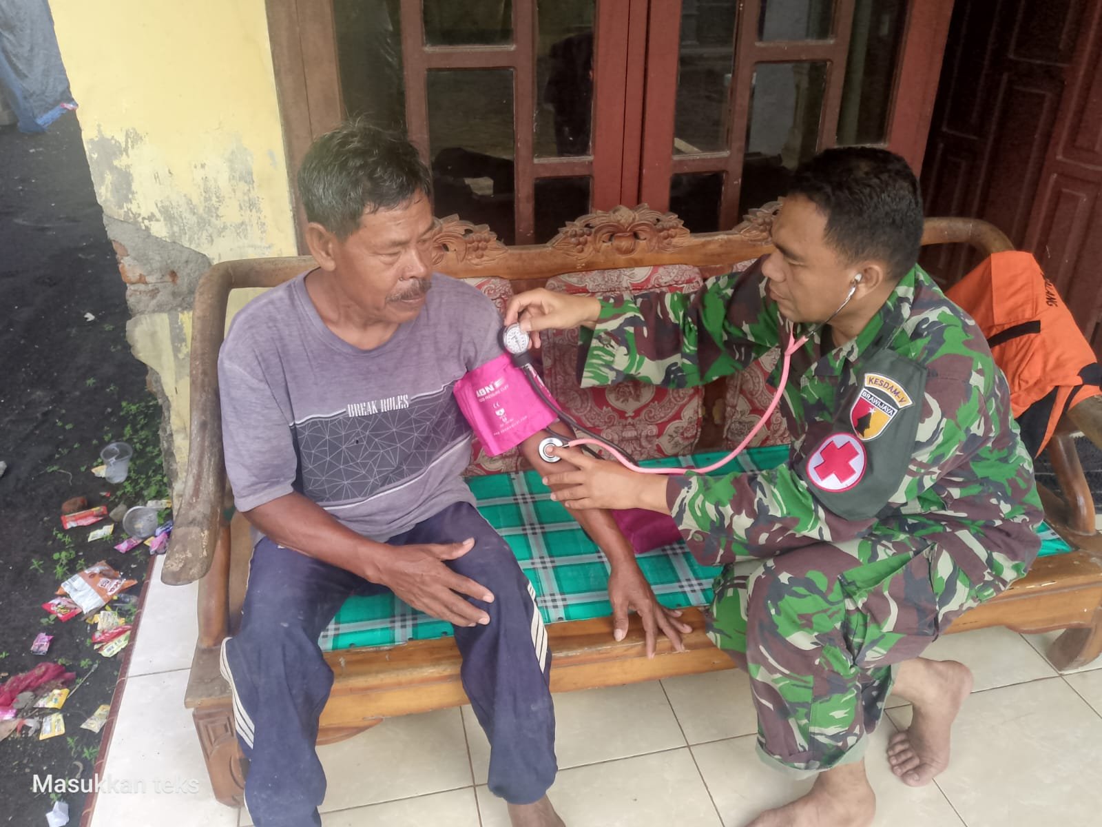 Program TNI Manunggal Membangun Desa (TMMD) ke-126 yang digelar oleh Kodim 0818/Malang-Batu di Desa Lebakharjo, Kecamatan Ampelgading, Kabupaten Malang, tidak hanya fokus pada pembangunan fisik