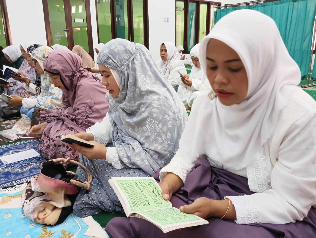 Spirit Iman dan Persaudaraan: Persit KCK Cabang XXXIX Gelar Pengajian Bulanan di Kodim 0825 Banyuwangi