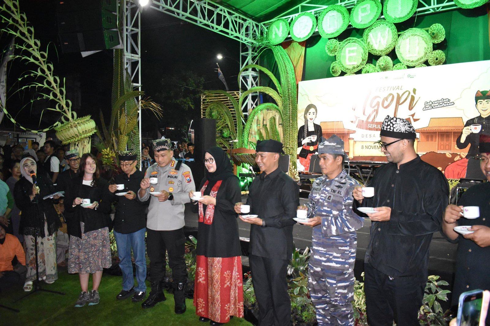 Kodim 0825/Banyuwangi Hadir Hangatkan Malam Ngopi Sepuluh Ewu Cangkir: Dandim Tryadi Indrawijaya, “Seteguk Kopi Satukan Rakyat dan TNI