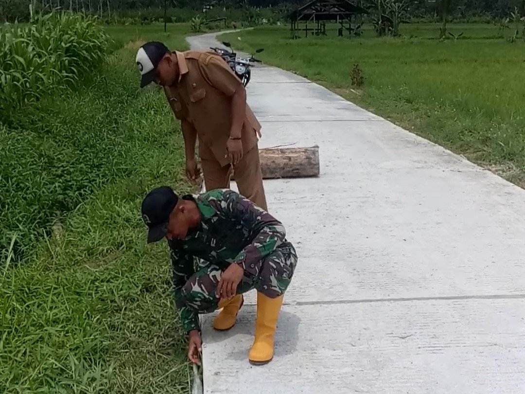 Ruas jalan yang telah diubah menjadi rabat beton