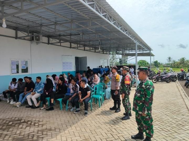 Bati Tuud Koramil Rogojampi Dampingi dan Monitor Proses Rekrutmen Karyawan SPPG di Desa Pengatigan