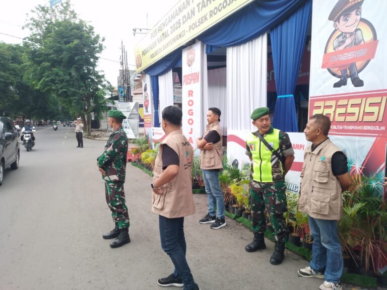 Perkuat Sinergi, Anggota Koramil Rogojampi Bersama Instansi Terkait Siaga Pengamanan Nataru di Pos Pam KTL