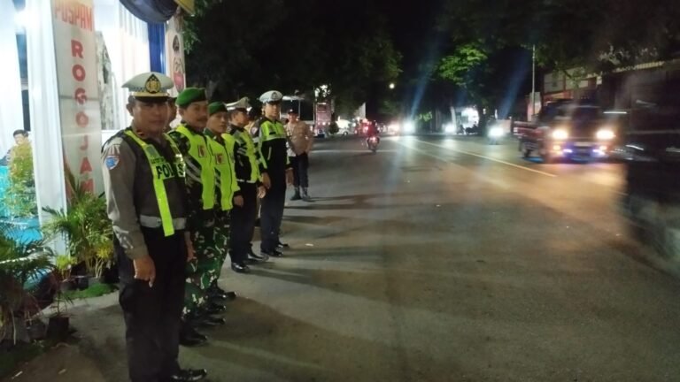 Sinergi Lintas Sektor, TNI-Polri Amankan Arus Libur Nataru di Pos Pam Rogojampi