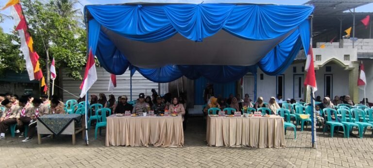 Wujudkan Generasi Disiplin, Babinsa Watukebo Hadiri Pengukuhan Dewan Ambalan SMK Roudlotussalam