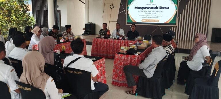 Kawal Transparansi Anggaran Desa, Babinsa Gladag Hadiri Pembahasan APBDes Tahun 2026