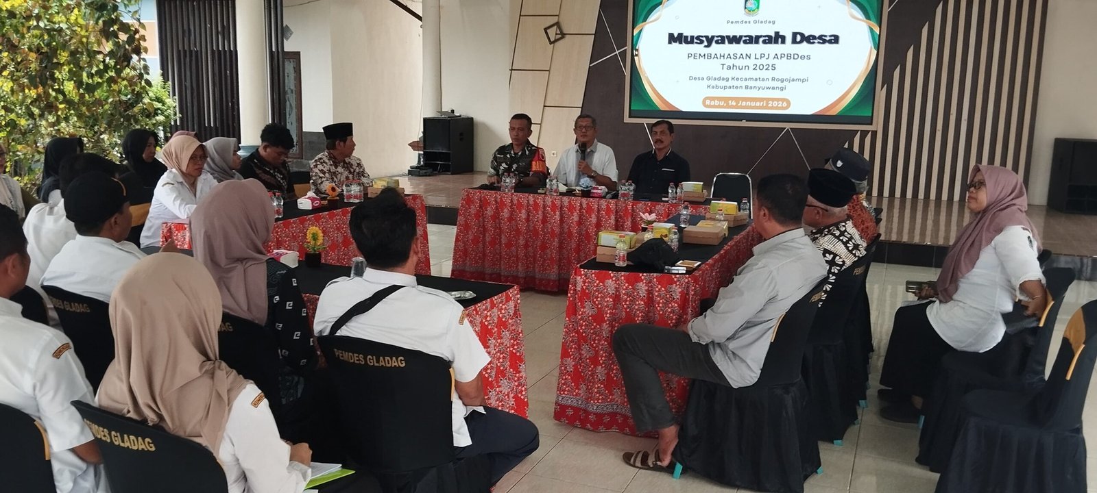 Kawal Transparansi Anggaran Desa, Babinsa Gladag Hadiri Pembahasan APBDes Tahun 2026