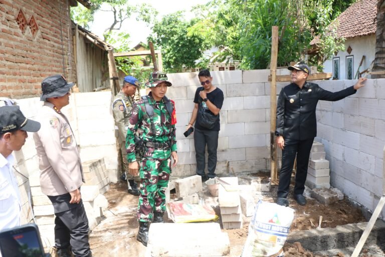 Dandim 0820/Probolinggo Beri Perhatian Khusus Renovasi 10 Unit RTLH di Desa Brabe.