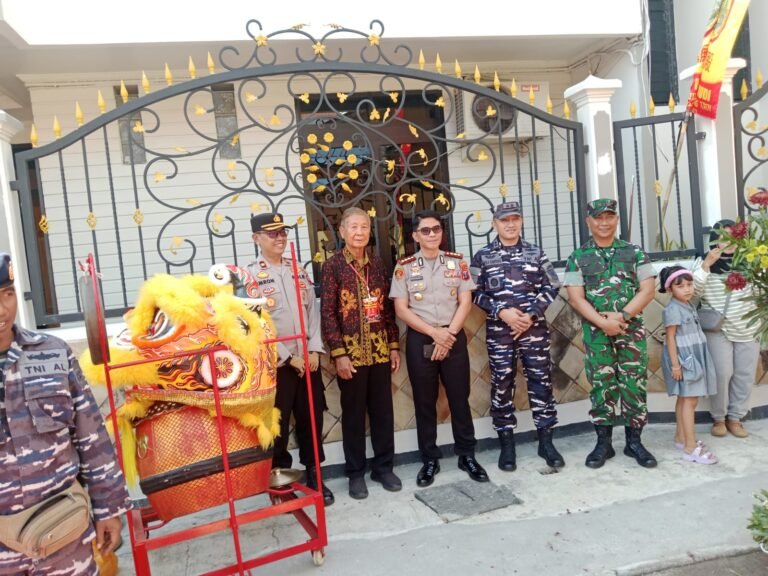 Pererat Persaudaraan Lintas Negara, Forkopimda Banyuwangi Sambut Rombongan Waisak Internasional.
