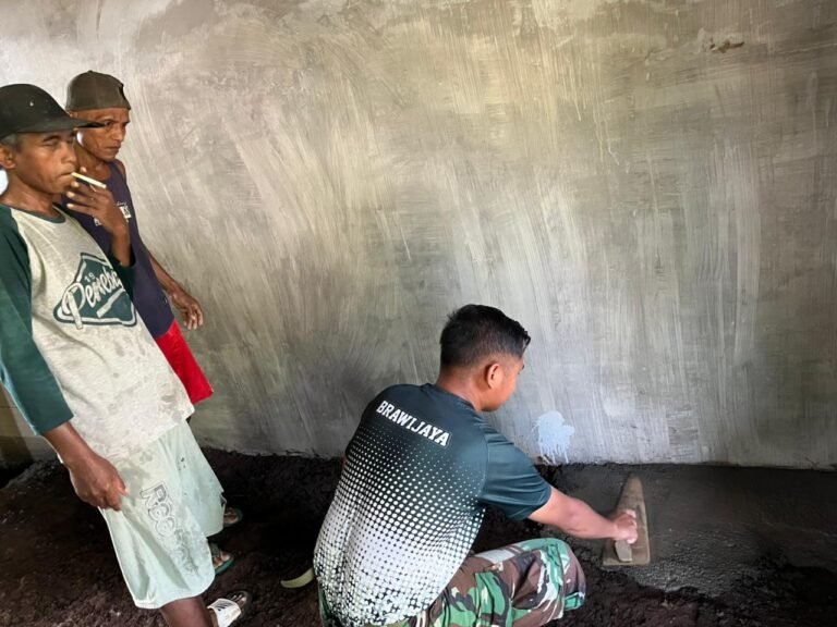 Satgas Rampungkan Pengerjaan Plester Lantai RTLH Milik Sayani