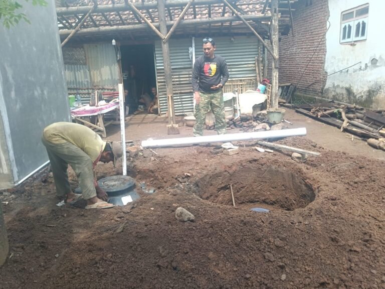 Pembangunan Sanitasi Milik Halima di Blok Leduk Capai 60 Persen, Satgas TMMD Ke-128 Terus Kebut Pekerjaan