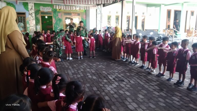 Pelatihan Disiplin Warnai Kegiatan Non Fisik TMMD Ke-128 di TK IKA Karya Bakti.