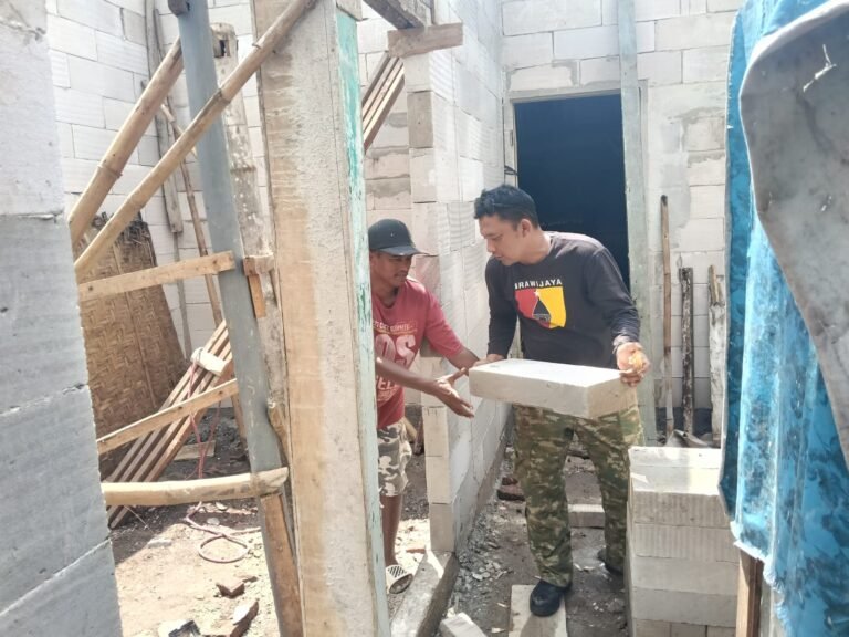 Pembangunan RTLH TMMD Ke-128 Capai Progres 70 Persen di Desa Brabe.