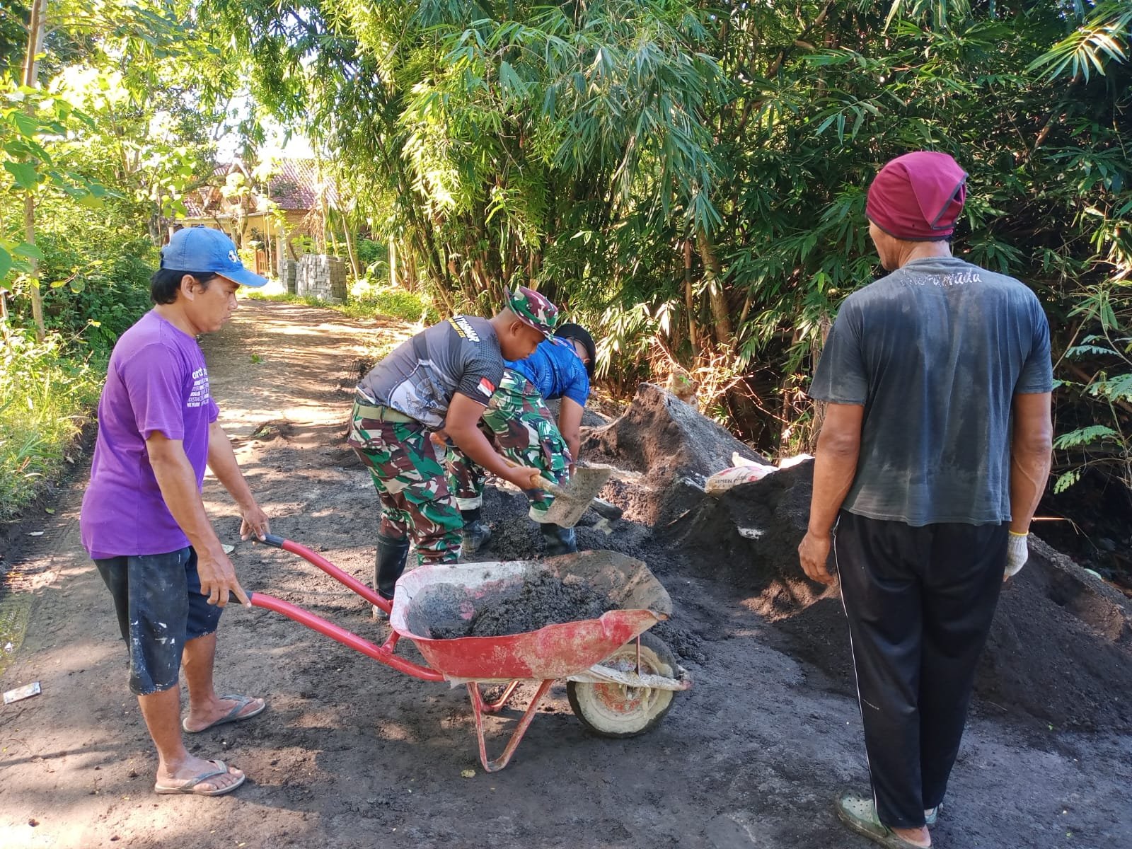 Pembangunan TPT di Dusun Klagin Capai 85 Persen